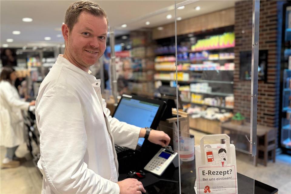 Sebastian Jander sieht seine Düwelsteen-Apotheke für die nächsten zehn Jahre gut aufgestellt.