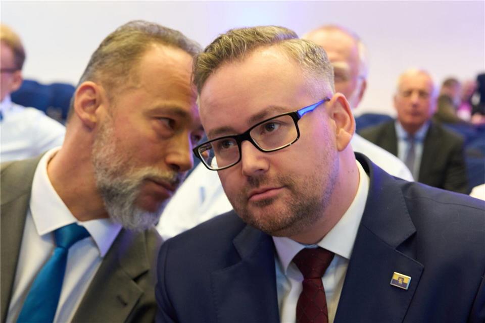 Sebastian Münzenmaier (r) kandidiert als AfD-Landeschef. Derzeit hat Jan Bollinger (l) das Amt inne. (Archivbild) Thomas Frey/dpa