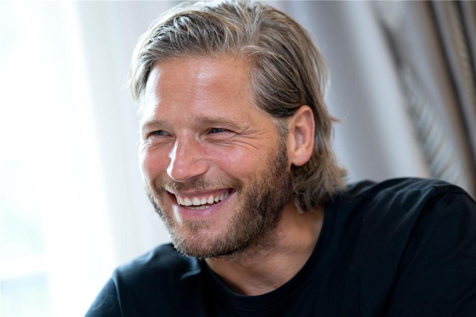 Sebastian Ströbel freut sich über positive Rückmeldungen der „Bergretter“-Fans. (Archivbild)Sven Hoppe/dpa