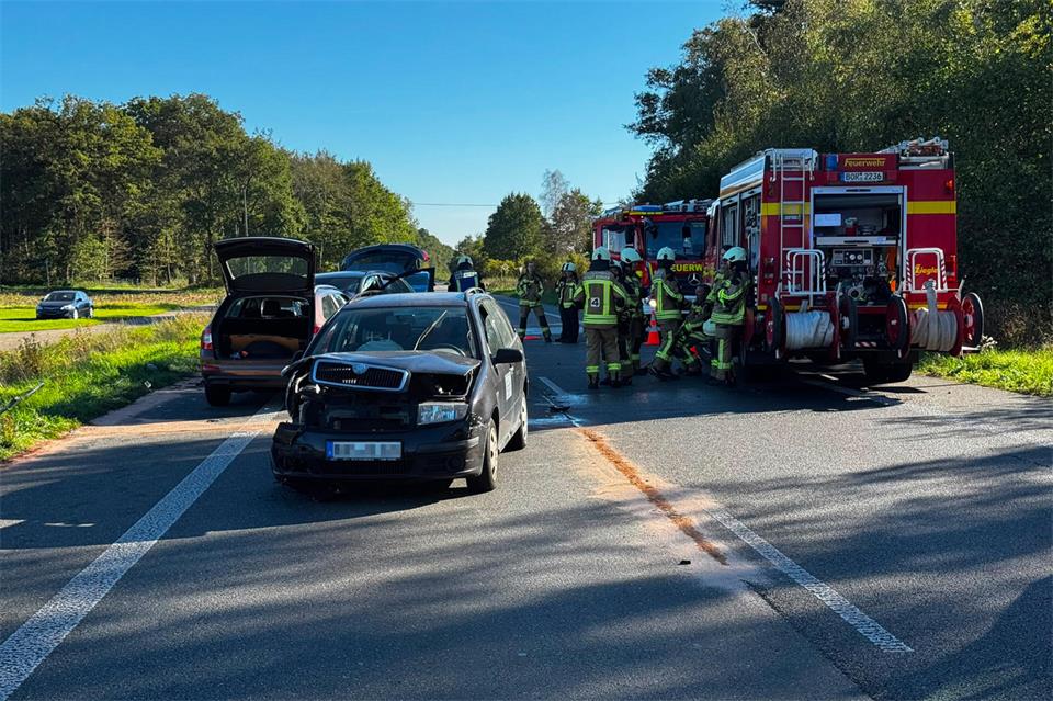 Sechs Menschen sind bei dem schweren Unfall verletzt worden.