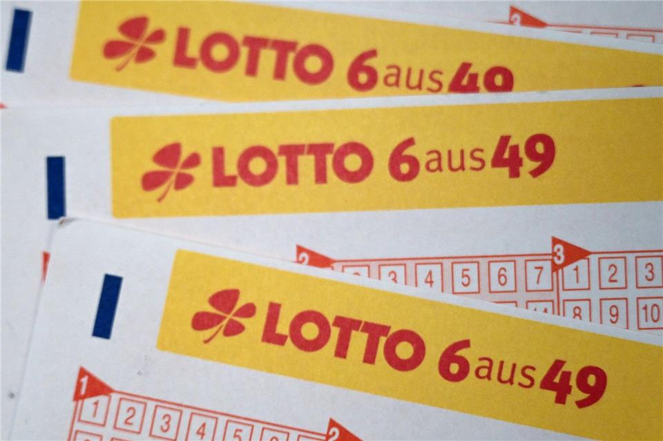 Sechs Richtige reichten für einen Millionengewinn in der zweithöchsten Spielklasse. (Symbolbild)Federico Gambarini/dpa