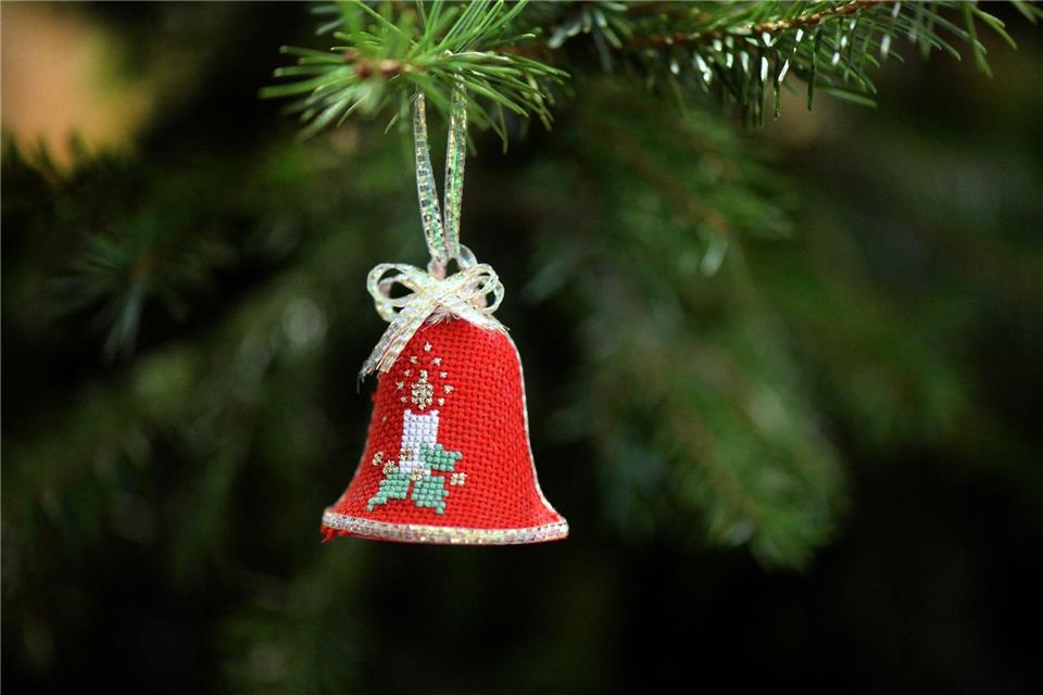 Second-Hand-Fundstücke oder Tauschaktionen mit Freundinnen und Freunden sind umweltfreundliche Alternativen zum Neukauf.Arno Burgi/dpa-Zentralbild/dpa-tmn