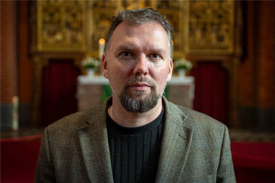 Langsames Loslassen - Trauergottesdienst für Fabian  Sehr viele Menschen hat der Tod Fabians sehr berührt, sagt Pastor Schulz. Philip Dulian/dpa