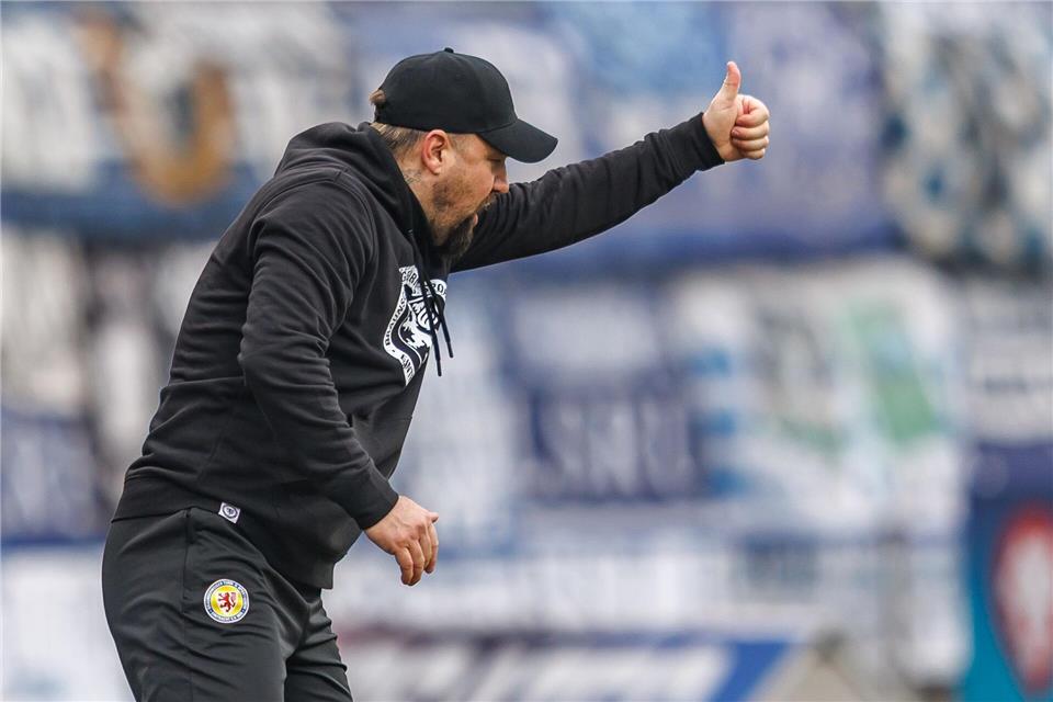 Sehr zufrieden: Braunschweig-Trainer Heiner Backhaus.Andreas Gora/dpa