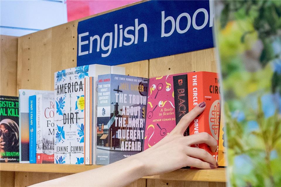 Sein Englisch für den Job auffrischen, kann man auf unterschiedliche Weise. Ein Weg ist der, zu englischen Büchern zu greifen.Zacharie Scheurer/dpa-tmn