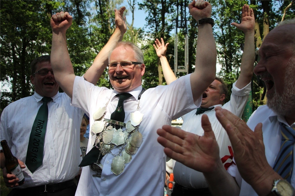Sein Freude war groß: Werner Korte mit der Königskette