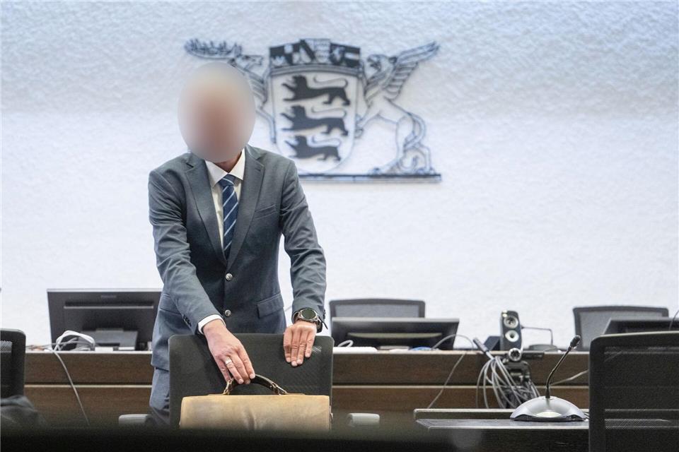 Sein Posten ist zwar abgeschafft, aber der Inspekteur bezieht weiter Bezüge.  Marijan Murat/dpa