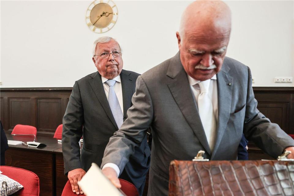 Sein letzter Auftritt im Gerichtssaal: Christian Olearius (links) im Bonner Landgericht im Juni 2024. Im Vordergrund sein Verteidiger, der frühere CSU-Bundestagsabgeordnete Peter Gauweiler. Oliver Berg/dpa