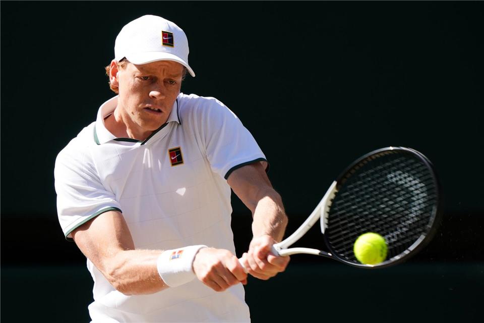 Seinen bislang letzten Auftritt hatte Jannik Sinner im Wimbledon-Finale gegen Alexander Zverev. (Archivbild)Ben Whitley/PA Wire/dpa