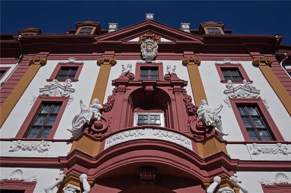 Seit 1995 ist die zwischen 1711 und 1720 errichtete einstige Kurzmainzische Statthalterei Sitz der Thüringer Staatskanzlei und des Ministerpräsidenten.Martin Schutt/dpa