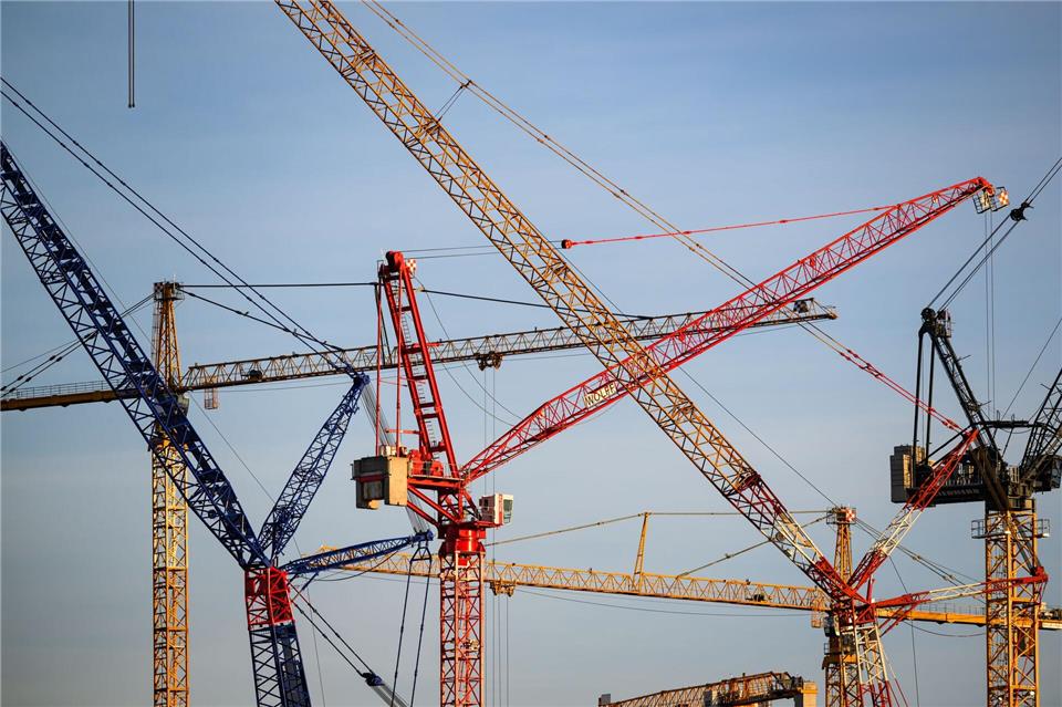 Dämm- und Brandschutz in Sachsen fast 10 Prozent teurer Seit 2021 haben sich die Baukosten für Wohngebäude in Sachsen um 39 Prozent erhöht. (Symbolbild)Robert Michael/dpa