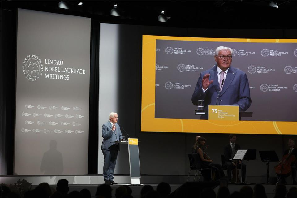 Seit 75 Jahren wird Lindau am Bodensee während der Nobelpreisträgertagung zum Treffpunkt herausragender Wissenschaftler aus der ganzen Welt. Frank-Walter Steinmeier spricht zur Eröffnung.Karl-Josef Hildenbrand/dpa