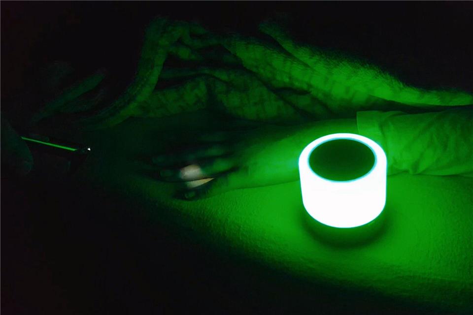 Seit Jahren liegt Mila in einem dunklen Zimmer. inselfilm/Navigator Film/ZDF/Arte/dpa