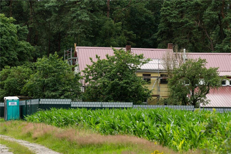 Seit Jahren wehren sich Menschen in Eschede gegen Treffen von Rechtsradikalen auf einem Hof. (Archivbild)Philipp Schulze/dpa