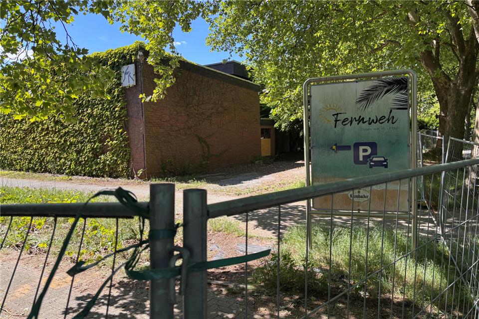 Youtuber und Borkener Bauunternehmer beenden Rechtsstreit Seit Januar 2019 steht das Bowlingcenter an der Parkstraße leer, seit diesem Mai schützt es der Eigentümer mit einem Bauzaun vor unbefugtem Zutritt.