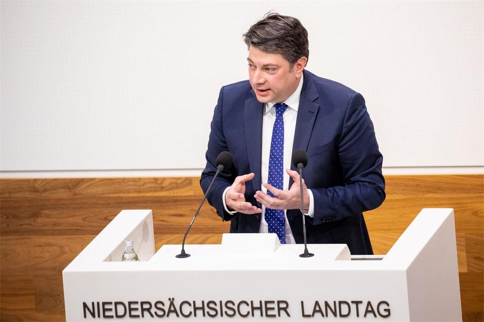 „Seit Monaten fehlen zentrale Unterlagen, die wir für die Aufklärung dringend benötigen“, sagte CDU-Obmann Christian Calderone. (Archivbild)Moritz Frankenberg/dpa
