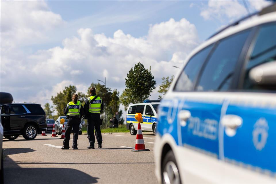 Seit Monaten kontrollieren Bundespolizisten an der Grenze. (Archivbild)Philipp von Ditfurth/dpa