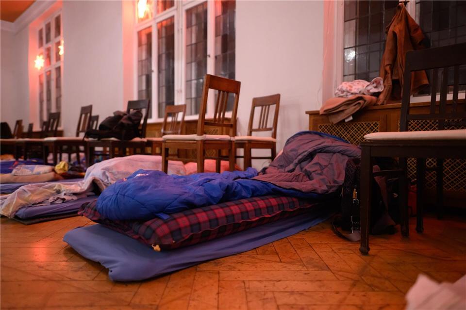 Seit November haben die Obdachlosen-Nachtcafés wieder geöffnet. (Archivbild)Robert Michael/dpa