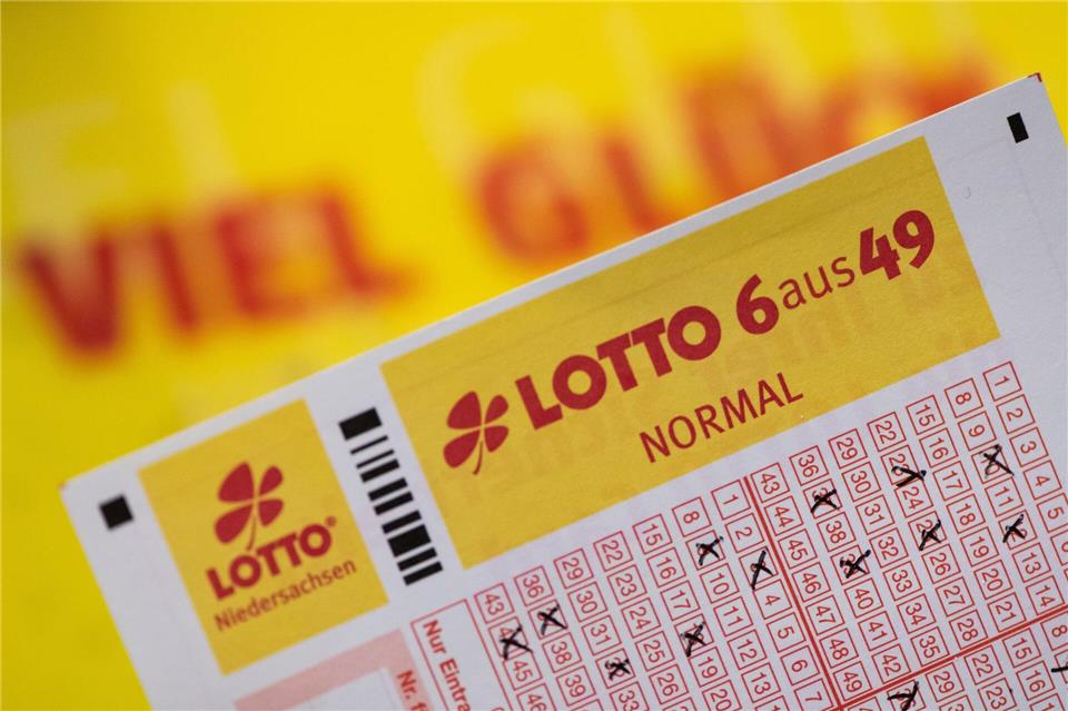 Seit Wochen fehlt den Lottospielern in Deutschland das ganz große Glück. Der Jackpot steht bei 50 Millionen Euro - und wird einfach nicht geknackt. (Archivbild)Swen Pförtner/dpa