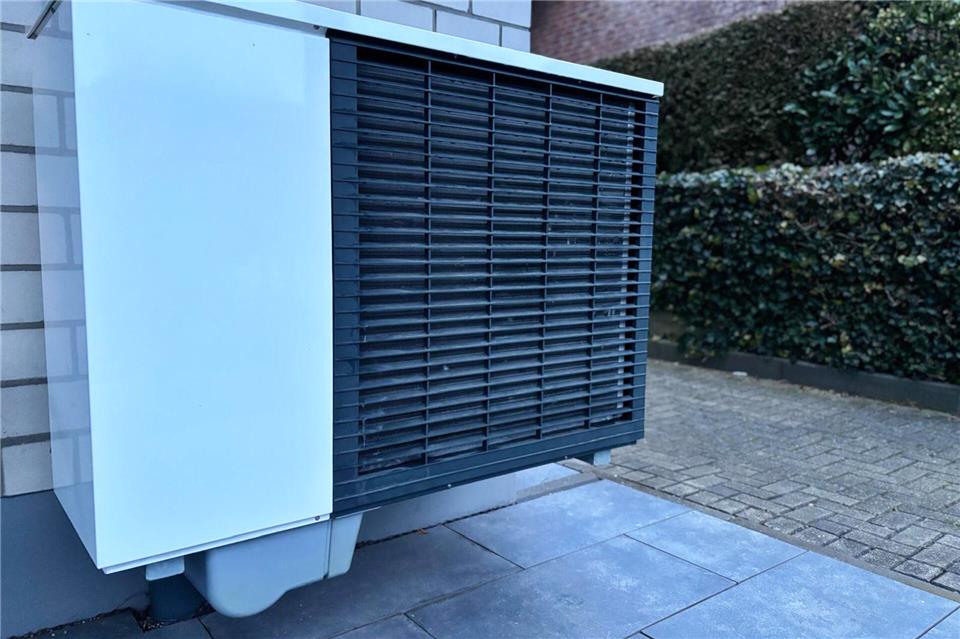 Seit dem 1. Januar gelten für Wärmepumpen neue Lärmschutz-Anforderungen.