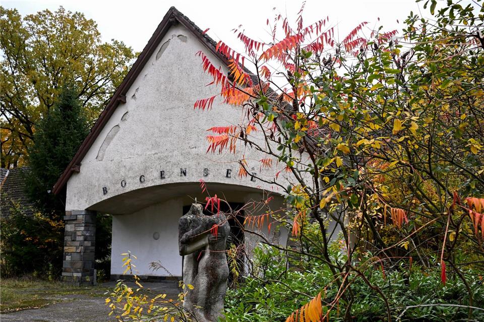 Seit dem Jahr 2000 ist das Areal ungenutzt und verfällt. (Archivbild)Britta Pedersen/dpa
