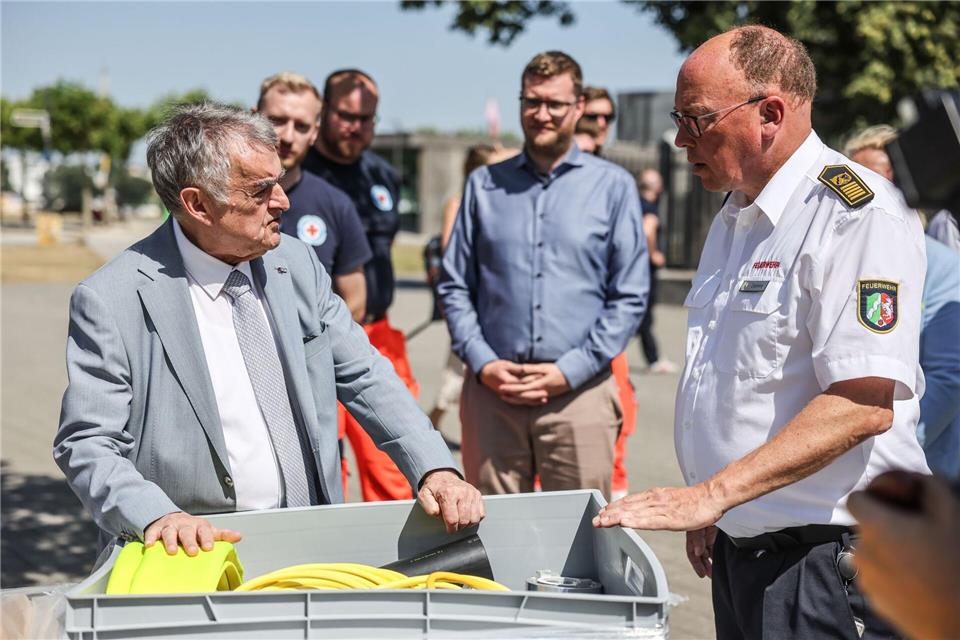 Seit der Flut im Jahr 2021 hat sich der Katastrophenschutz laut NRW-Innenminister Reul (CDU) weiterentwickelt.Oliver Berg/dpa