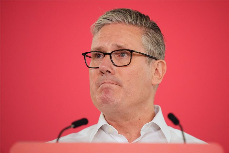 Seit der Niederlage bei den Kommunal- und Regionalwahlen steckt Premier Starmer in einer tiefen Krise.James Manning/PA Wire/dpa