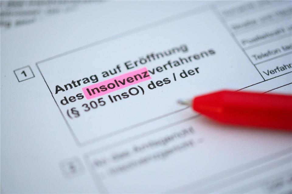 Seit drei Jahren nimmt in Mecklenburg-Vorpommern die Zahl der Firmenpleiten wieder zu. (Illustration)    Jonas Walzberg/dpa