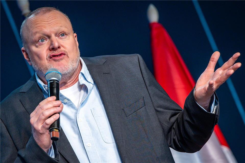 Seit einem Jahr wieder im Fernsehen: Stefan Raab. (Archivbild)Jens Büttner/dpa