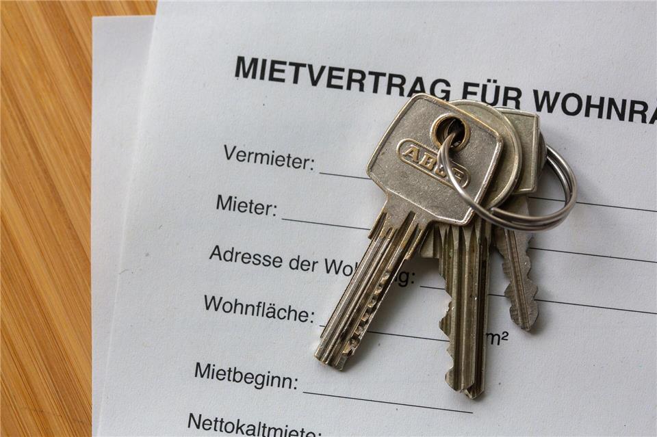 Seit einem halben Jahr gibt es die MIetpreisprüfstelle in Berlin, ihr Ergebnis: In den meisten geprüften Fällen ging es um Mietwucher. (Archivbild)Fernando Gutierrez-Juarez/dpa