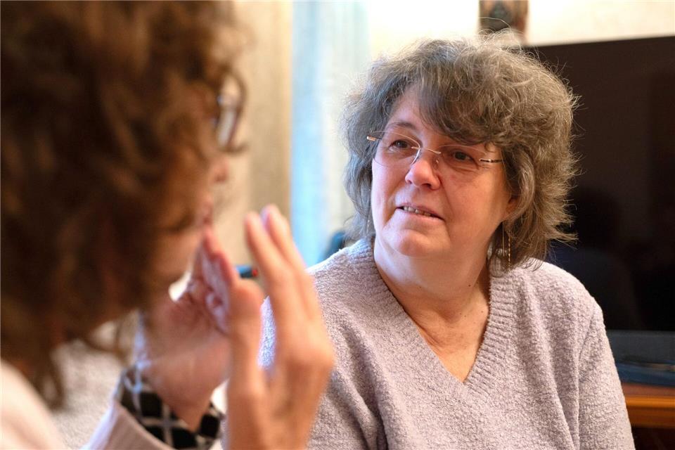 Seit mehr als zehn Jahren engagiert sich Britta Dietrich für den Gratulationsdienst.Markus Lenhardt/dpa