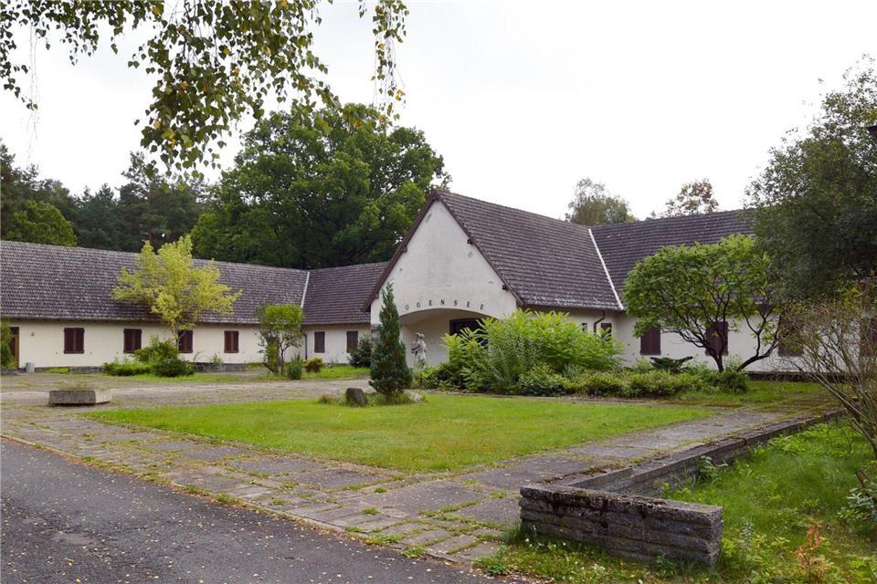Goebbels-Villa am Bogensee: Wandlitz übernimmt Areal Seit rund 25 Jahren wird die Liegenschaft am Bogensee nicht genutzt und verfällt. (Archivbild)Patrick Pleul/dpa