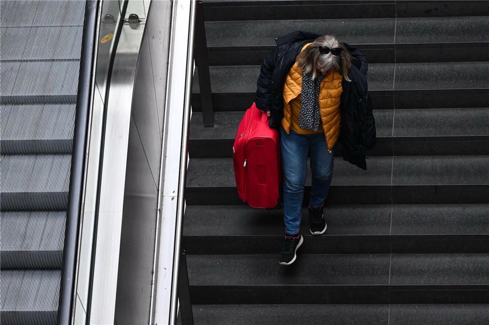 Seit rund vier Wochen stehen viele Rolltreppen am Berliner Hauptbahnhof und anderen deutschen Bahnhöfen still. (Archivbild)Britta Pedersen/dpa