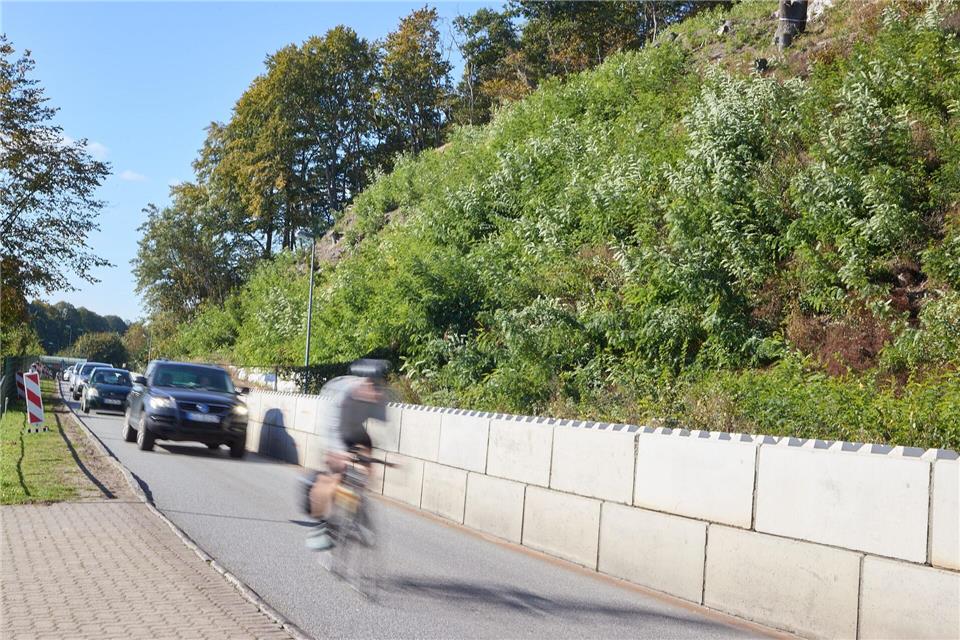 Seither war die Straße halbseitig gesperrt.Georg Wendt/dpa