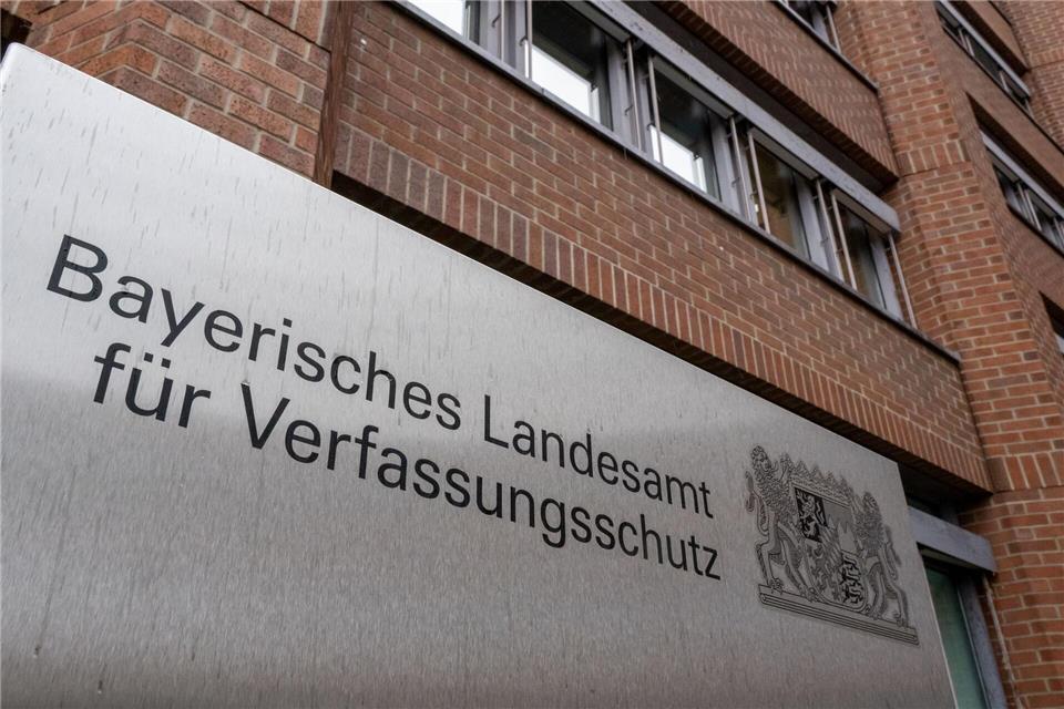 Seitz 75 Jahren ist der bayerische Verfassungsschutz für den Schutz der Demokratie im Einsatz. Die Arbeit der Behörde hat sich seither immer wieder verändert. (Symbolbild)Peter Kneffel/dpa