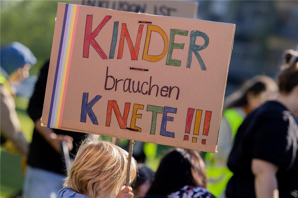 Selbst die Kleinsten geben alles bei der Demonstration für ihre Kita.Rolf Vennenbernd/dpa