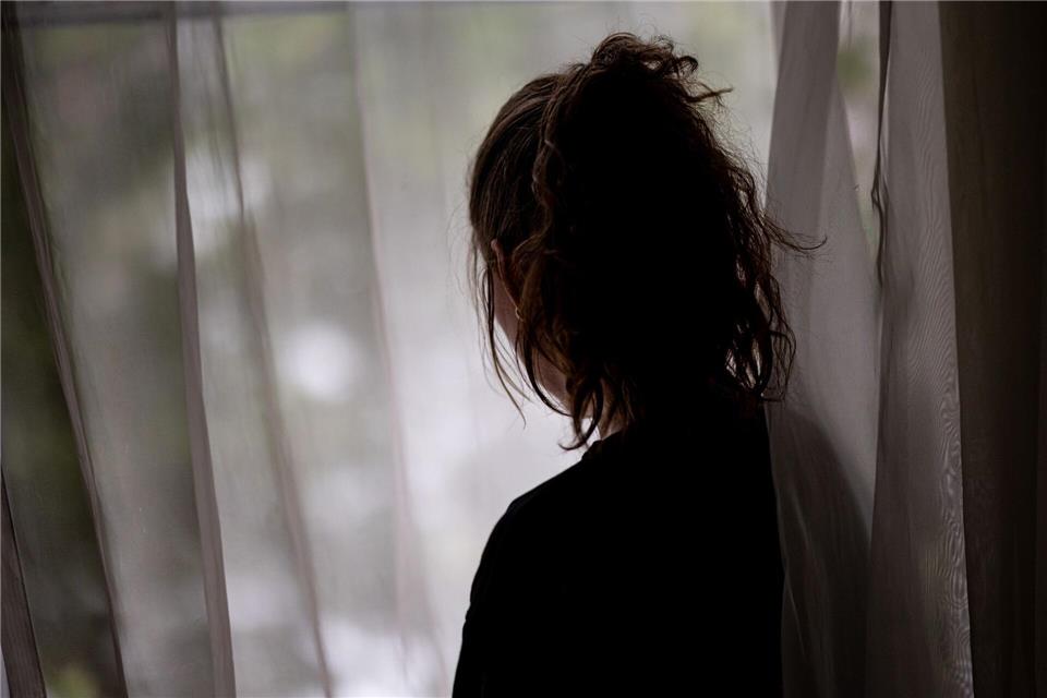 Selbstbestimmung im Fokus: Nach einer Fehlgeburt können Frauen zwischen Mutterschutz, Arbeitsunfähigkeit oder Rückkehr zur Arbeit wählen.Fabian Sommer/dpa/dpa-tmn