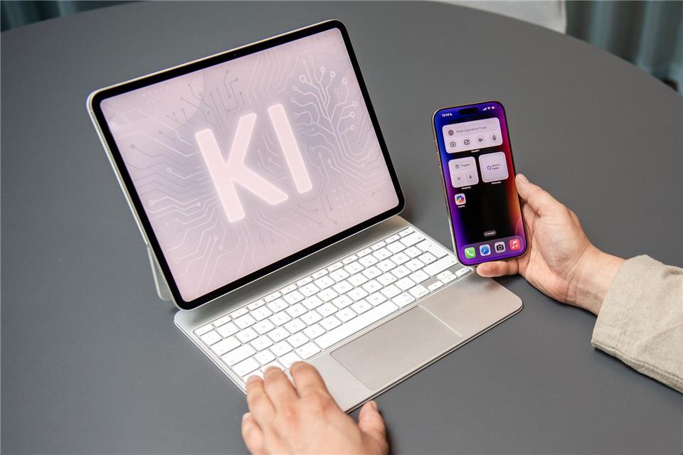 Selbsteinschätzung: Mehr als die Hälfte der Befragten findet, dass die eigenen KI-Fähigkeiten ausbaufähig oder schwach sind.picture alliance / dpa-tmn