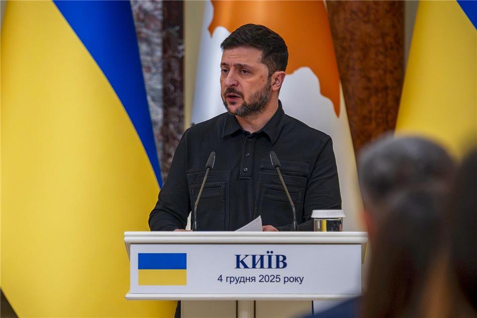 Selenskyj entlässt Jermak auch aus Sicherheitsrat.Dan Bashakov/AP/dpa