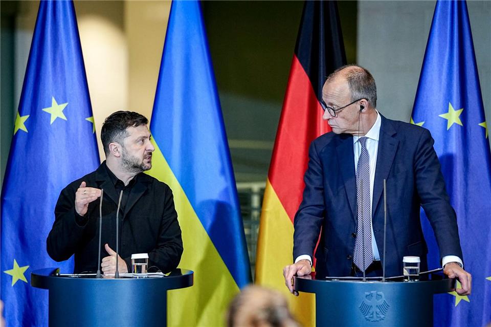 Selenskyj und Merz traten am Abend gemeinsam vor die Presse.Kay Nietfeld/dpa