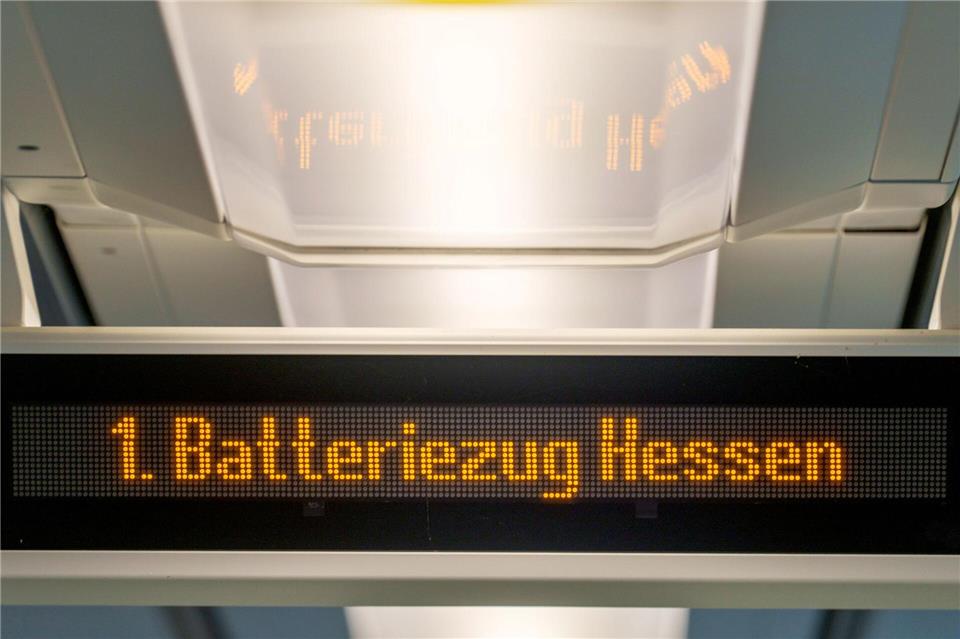 Seltene Zuganzeige: „1. Batteriezug Hessen“.Andreas Arnold/dpa