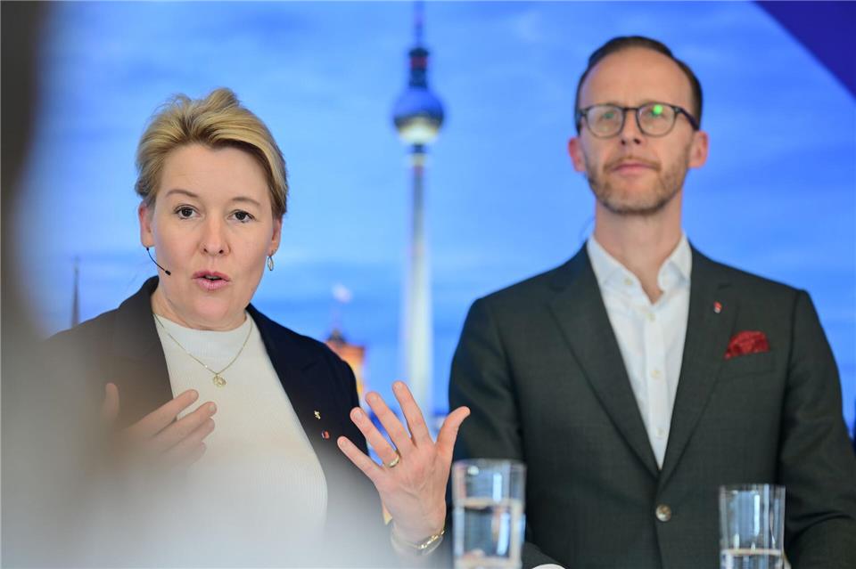 BEW will 3,3 Milliarden Euro ins Fernwärmenetz investieren Senatorin Giffey und BEW-Chef Christian Feuerherd präsentieren die erste Jahresbilanz des inzwischen landeseigenen Unternehmens.Sebastian Gollnow/dpa