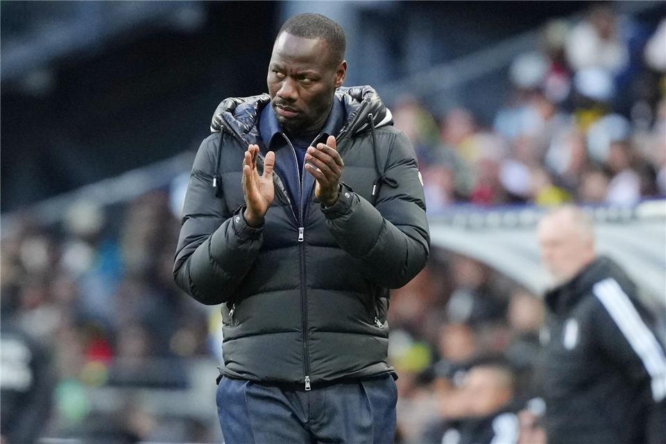 Senegals Cheftrainer Pape Thiaw soll seit Monaten ohne Vertrag und ohne Gehalt arbeiten. (Archivbild)Aurelien Morissard/AP/dpa
