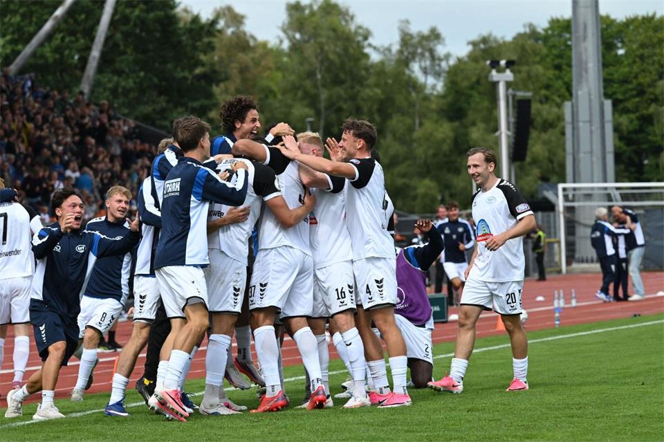Sensations-Team auf dem Boden der Tatsachen: Der SSV Jeddeloh II verlor in der Liga. (Archivbild)Carmen Jaspersen/dpa