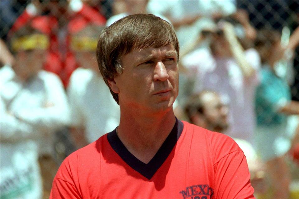 Sepp Piontek erlangte als Trainer der dänischen Nationalmannschaft Kultstatus in Dänemark. (Archivbild)picture alliance / dpa