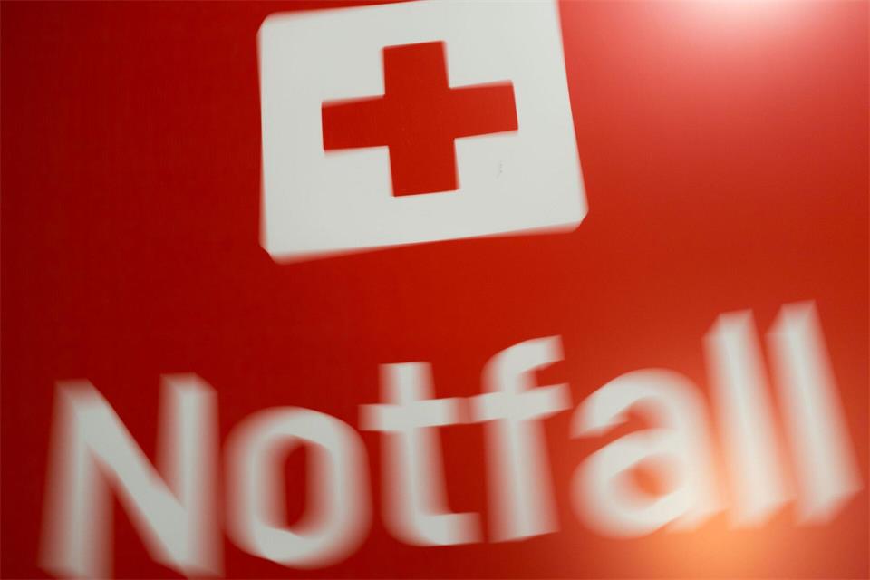 Sepsis-Selbstcheck ergibt Verdacht? Dann sollte man umgehend ärztliche Hilfe in Anspruch nehmen.Lino Mirgeler/dpa