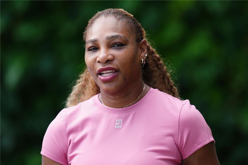 Serena Williams bereitet sich auf den Trainingsplätzen an der Church Road vor.John Walton/PA Wire/dpa