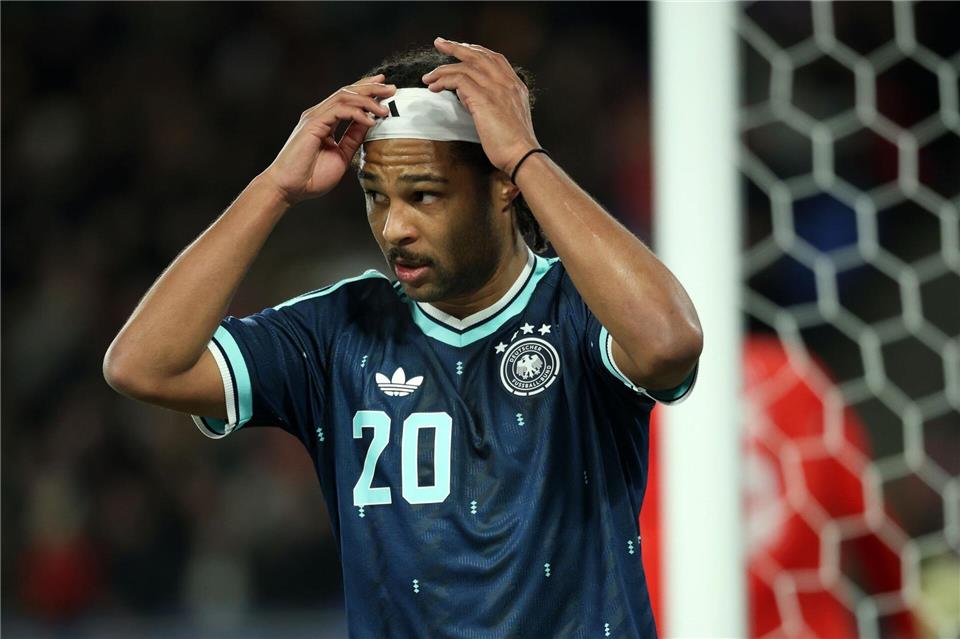 Serge Gnabry hat seine WM-Teilnahme wegen einer Oberschenkelverletzung bereits abgesagt, einen Panini-Sticker gibt es trotzdem. Christian Charisius/dpa