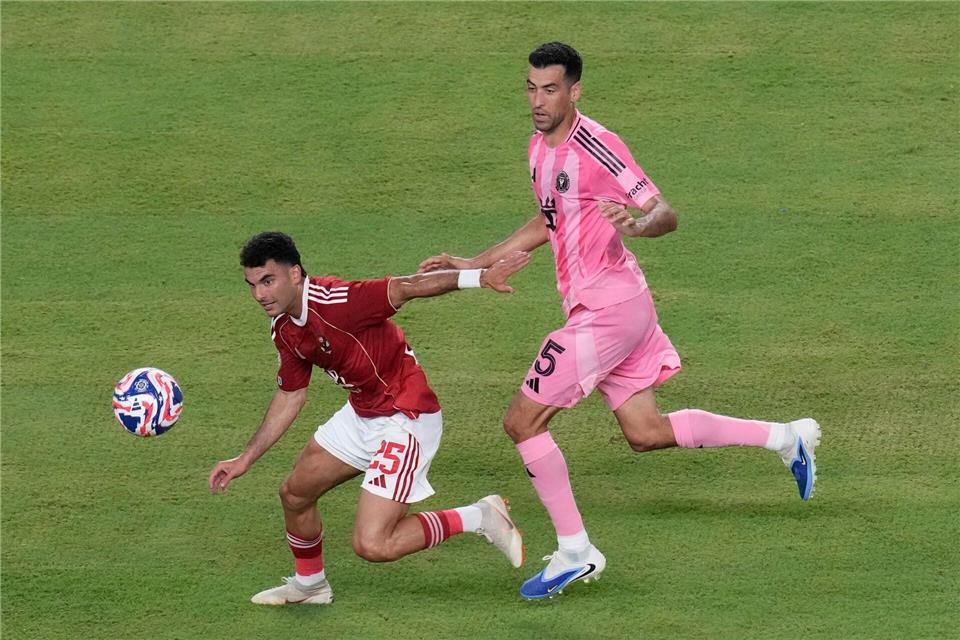 Sergio Busquets (r) spielt aktuell für Inter MiamiJohn Raoux/AP/dpa