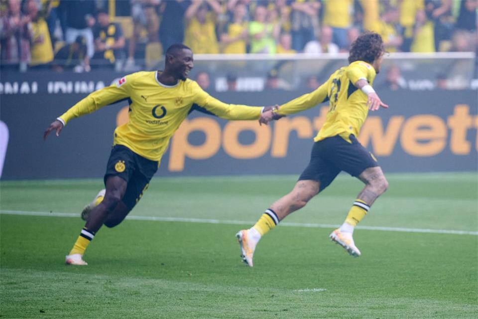 Serhou Guirassy (l) und Fábio Silva harmonierten prächtig.Bernd Thissen/dpa
